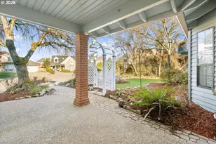 684 NE Terry Ct, Hillsboro, OR 97124 - Photo 4