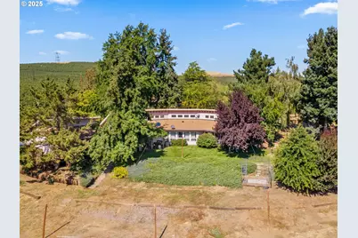 2018 Steele Rd, The Dalles, OR 97058 - Photo 2