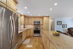192 NW Canyon Dr, Dundee, OR 97115 - Photo 14