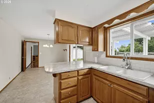 1860 Carmel Ave, Eugene, OR 97401 - Photo 10