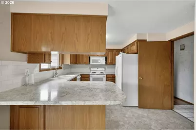 1860 Carmel Ave, Eugene, OR 97401 - Photo 8