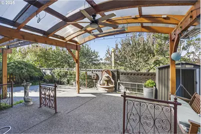 4473 NW Oxbridge Dr, Portland, OR 97229 - Photo 36