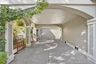 4473 NW Oxbridge Dr, Portland, OR 97229 - Photo 2