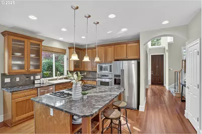 4473 NW Oxbridge Dr, Portland, OR 97229 - Photo 6