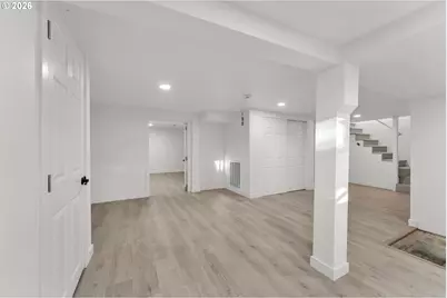 682 39th St, Astoria, OR 97103 - Photo 16