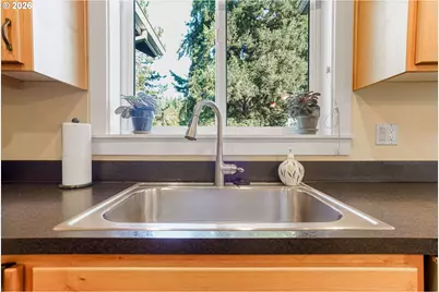 1101 Madison St, Silverton, OR 97381 - Photo 18