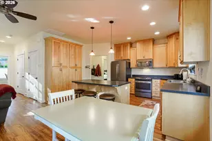 1101 Madison St, Silverton, OR 97381 - Photo 14