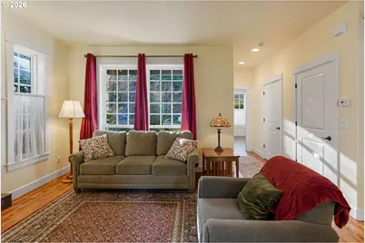 1101 Madison St, Silverton, OR 97381 - Photo 10