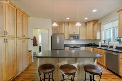 1101 Madison St, Silverton, OR 97381 - Photo 16