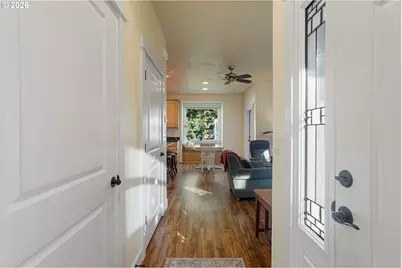 1101 Madison St, Silverton, OR 97381 - Photo 6