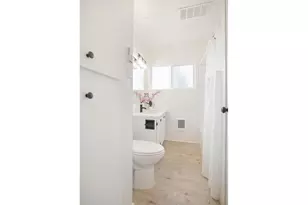 515 E Pine St, Centralia, WA 98531 - Photo 32