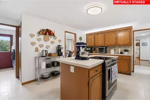 342 McLaughlin Dr, Woodburn, OR 97071 - Photo 6