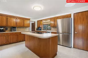 342 McLaughlin Dr, Woodburn, OR 97071 - Photo 4