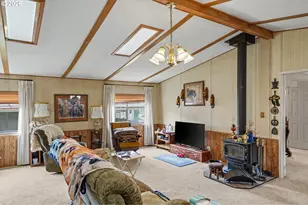1307 S Water St, Silverton, OR 97381 - Photo 8
