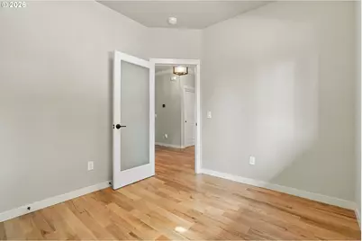 988 Hamilton St, Springfield, OR 97477 - Photo 32
