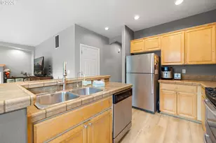 1079 SE Portlandia Ave, Hillsboro, OR 97123 - Photo 12
