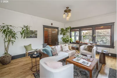 7027 N Moore Ave, Portland, OR 97217 - Photo 8