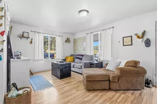 28780 Santiam Hwy, Sweet Home, OR 97386 - Photo 10