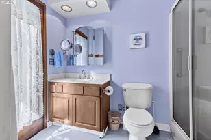 3160 Whitten Dr, Eugene, OR 97405 - Photo 22