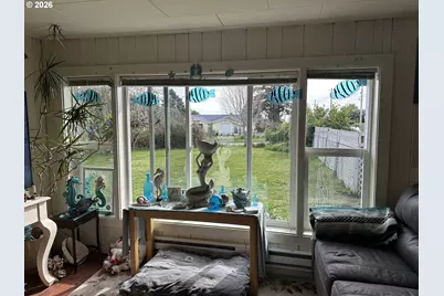 265 S Hazel St, Brookings, OR 97415 - Photo 4