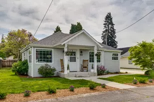 974 Dale St, Woodland, WA 98674 - Photo 2