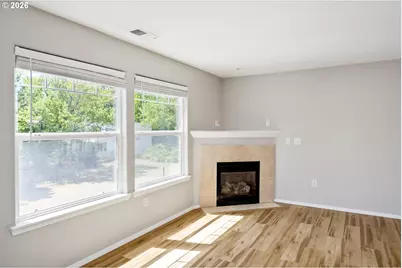 19157 SE Ash St, Portland, OR 97233 - Photo 16