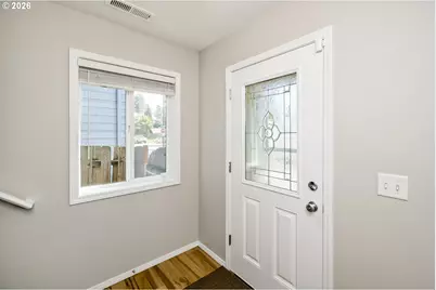 19157 SE Ash St, Portland, OR 97233 - Photo 4
