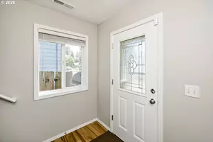 19157 SE Ash St, Portland, OR 97233 - Photo 4