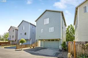 19157 SE Ash St, Portland, OR 97233 - Photo 2