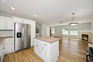 19157 SE Ash St, Portland, OR 97233 - Photo 10