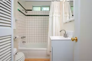5044 NE Cully Blvd, Portland, OR 97218 - Photo 16