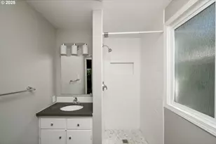 7434 N Chase Ave N, Portland, OR 97217 - Photo 32