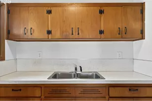 10130 SE Pardee St, Portland, OR 97266 - Photo 18