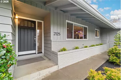2125 SW Warwick Ave, Portland, OR 97225 - Photo 2