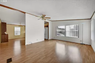 1120 W Fairview Dr, Springfield, OR 97477 - Photo 4