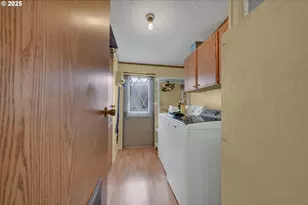 1120 W Fairview Dr, Springfield, OR 97477 - Photo 18