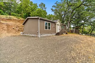 1424 NE Ridge Ave, Roseburg, OR 97470 - Photo 18