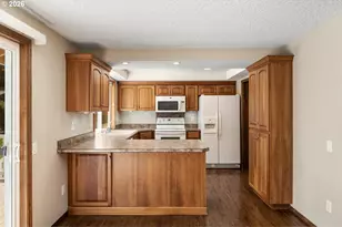 9301 NE Pinecreek St, Vancouver, WA 98664 - Photo 14