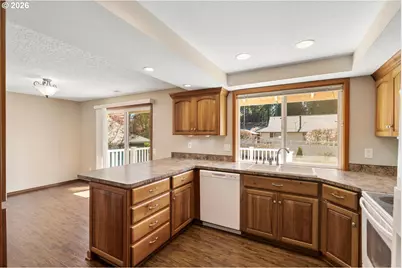 9301 NE Pinecreek St, Vancouver, WA 98664 - Photo 12