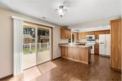 9301 NE Pinecreek St, Vancouver, WA 98664 - Photo 10