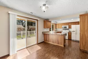 9301 NE Pinecreek St, Vancouver, WA 98664 - Photo 10