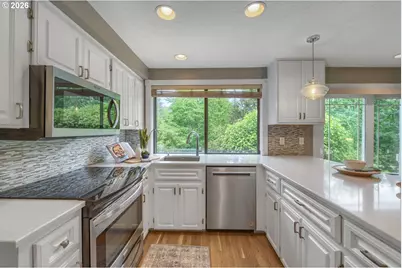 1530 NW 118th Ct, Portland, OR 97229 - Photo 8