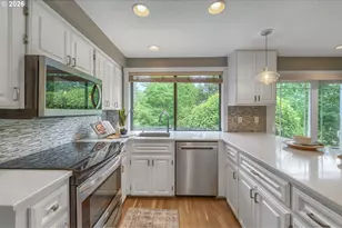 1530 NW 118th Ct, Portland, OR 97229 - Photo 8