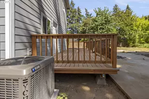 14062 SE Foster Rd, Portland, OR 97236 - Photo 4
