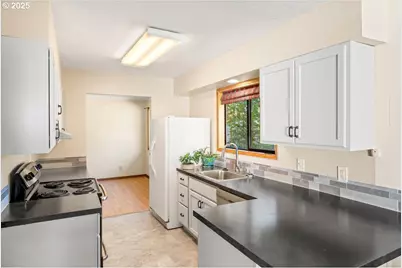 1303 NE Cornell Rd, Hillsboro, OR 97124 - Photo 18