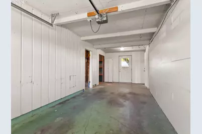 2637 NE 138th Pl, Portland, OR 97230 - Photo 30
