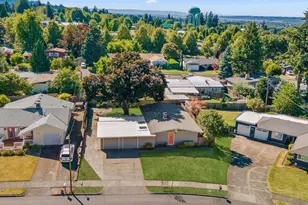 2637 NE 138th Pl, Portland, OR 97230 - Photo 40