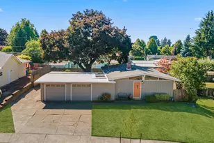 2637 NE 138th Pl, Portland, OR 97230 - Photo 38