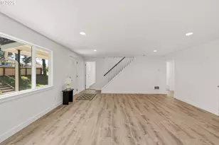 950 Exchange St, North Bend, OR 97459 - Photo 12