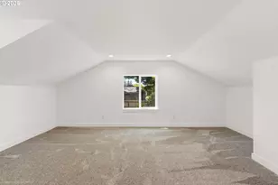 950 Exchange St, North Bend, OR 97459 - Photo 36